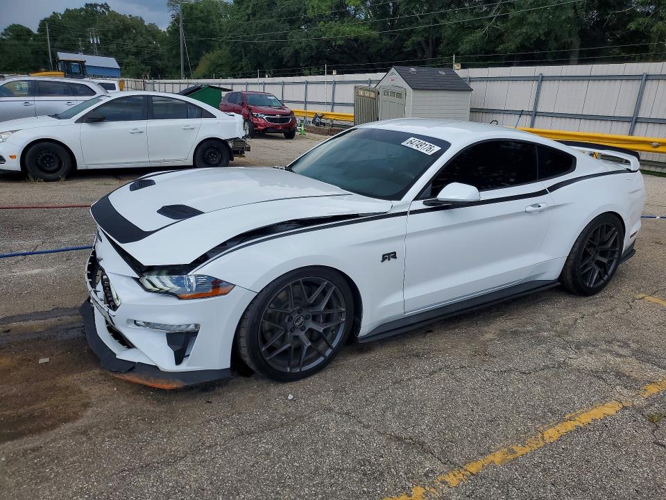 FORD MUSTANG 2018 مع رقم تعريف المركبة 1FA6P8CF0J5129810 - صورة من المزاد