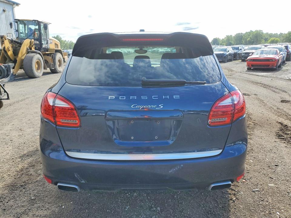Photo 6 from auction – 2014 PORSCHE CAYENNE with VIN WP1AA2A29ELA02458