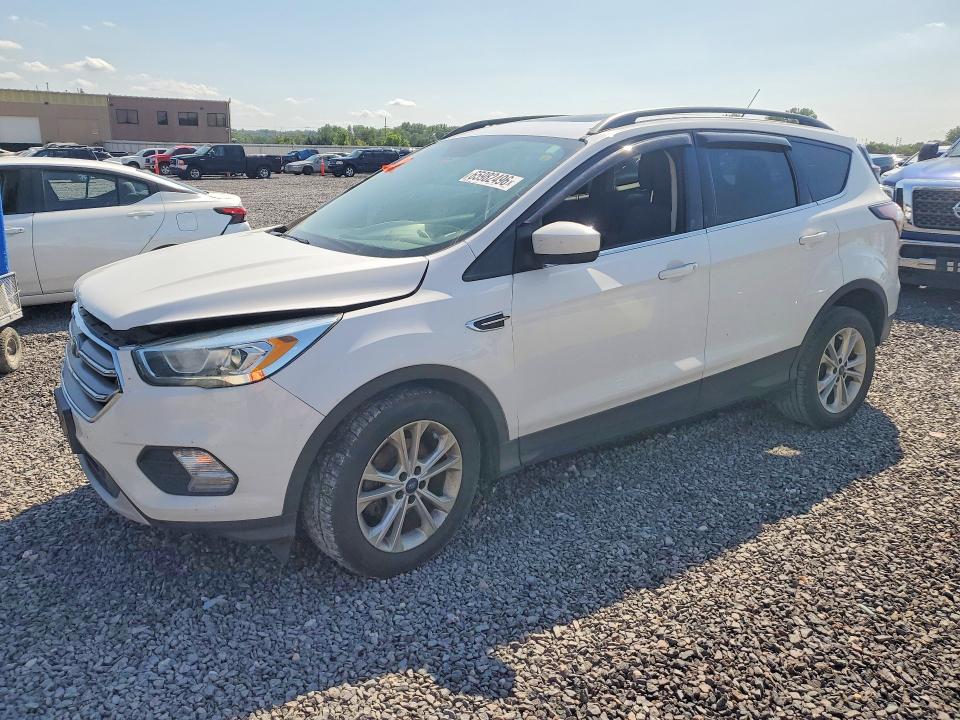 FORD ESCAPE 2017 with VIN 1FMCU0GD0HUB86830 - Photo from auction