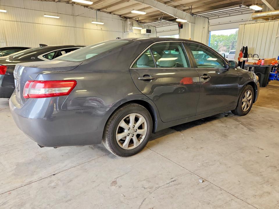 Photo 3 from auction – 2011 TOYOTA CAMRY with VIN 4T1BF3EK6BU190137