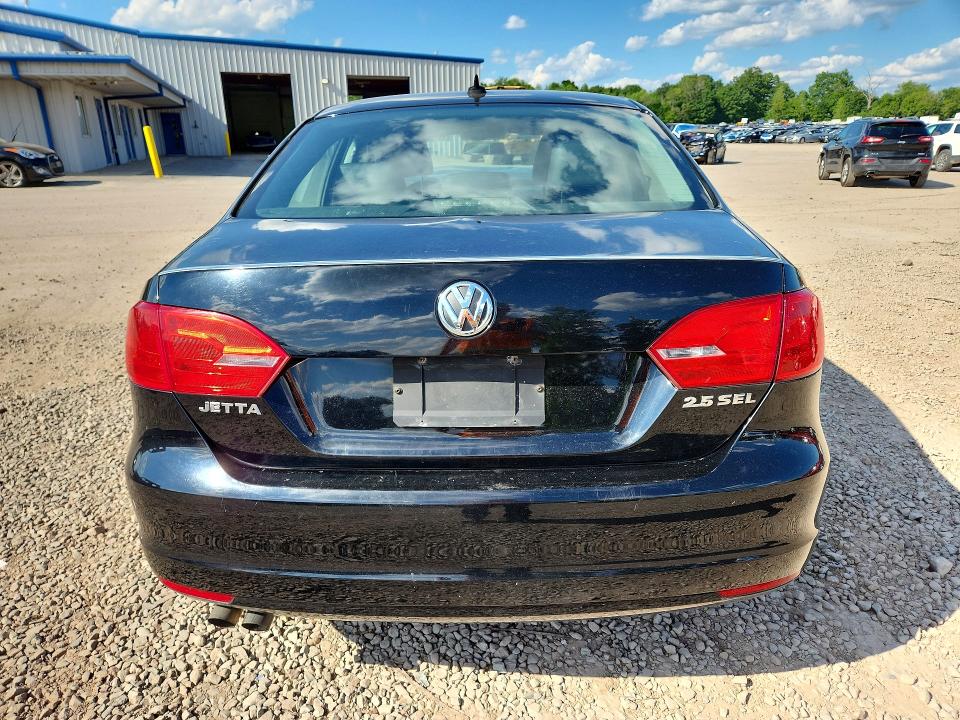 Photo 6 from auction – 2013 VOLKSWAGEN JETTA with VIN 3VWLX7AJ7DM389731