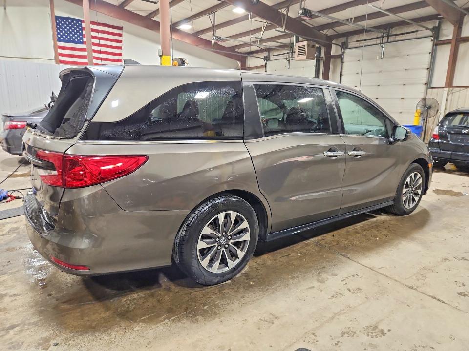 Photo 3 from auction – 2021 HONDA ODYSSEY with VIN 5FNRL6H77MB030140
