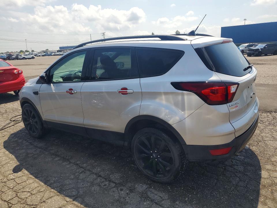 Photo 2 from auction – 2019 FORD ESCAPE with VIN 1FMCU0GD2KUA80788