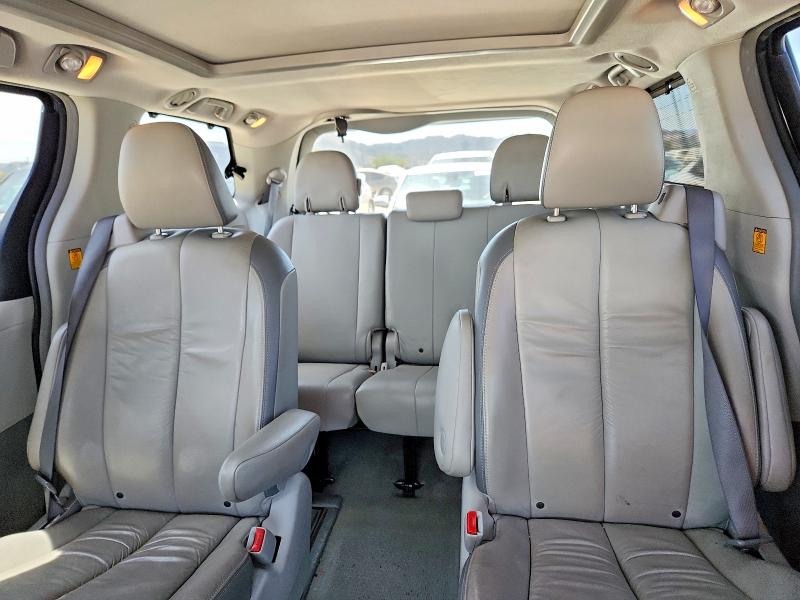 Photo 10 from auction – 2011 TOYOTA SIENNA with VIN 5TDDK3DCXBS022895