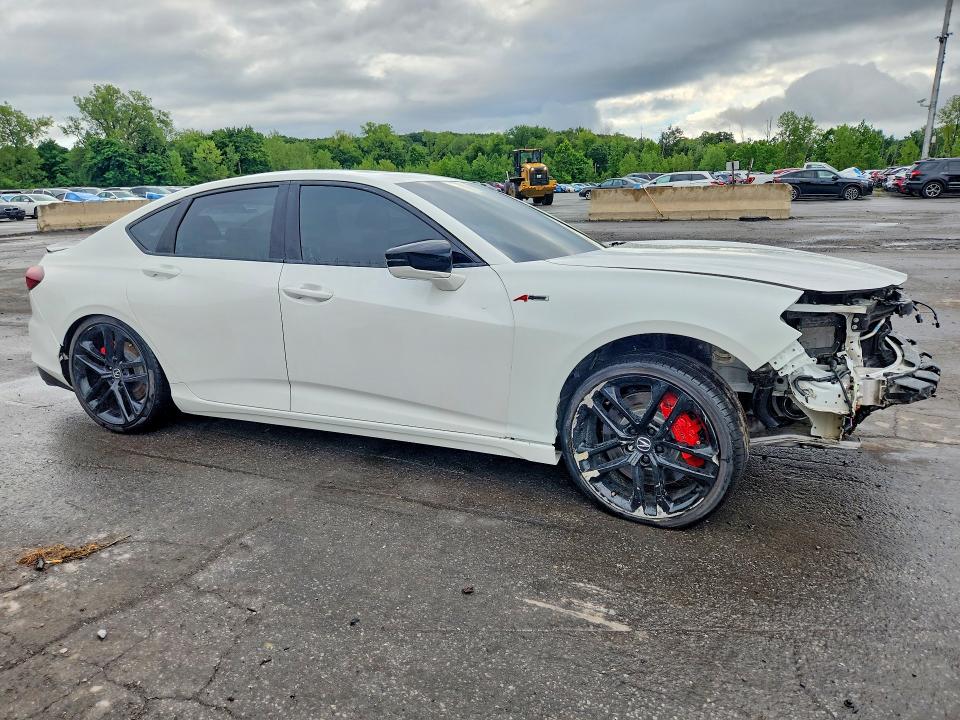 Photo 4 from auction – 2025 ACURA TLX with VIN 19UUB7F05SA001364
