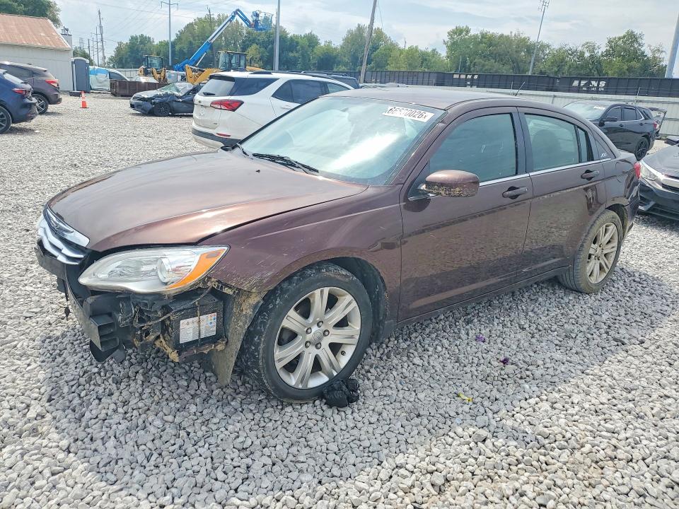 CHRYSLER 200 2013 with VIN 1C3CCBAB2DN648078 - Photo from auction