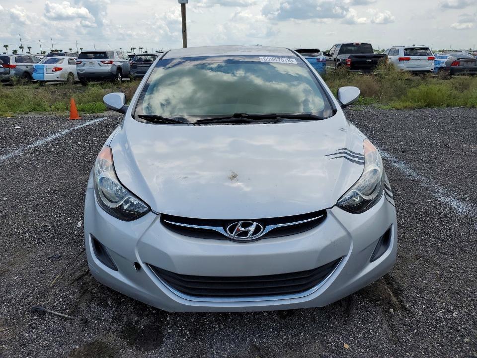Photo 5 from auction – 2011 HYUNDAI ELANTRA with VIN KMHDH4AEXBU146697