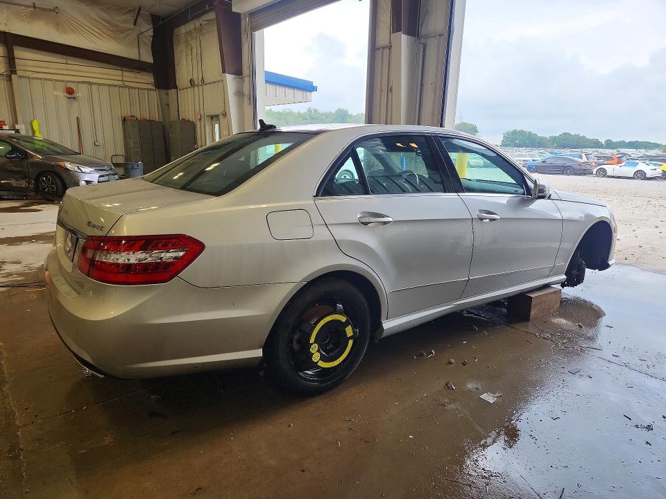 Photo 3 from auction – 2011 MERCEDES-BENZ E with VIN WDDHF9AB7BA303852