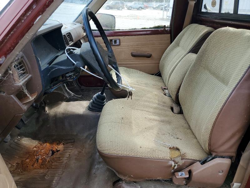Photo 7 from auction – 1985 TOYOTA PICKUP with VIN JT4RN50R1F0050936