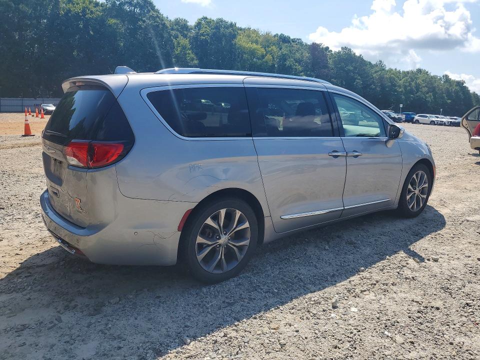 Photo 3 from auction – 2018 CHRYSLER PACIFICA with VIN 2C4RC1GG2JR226412