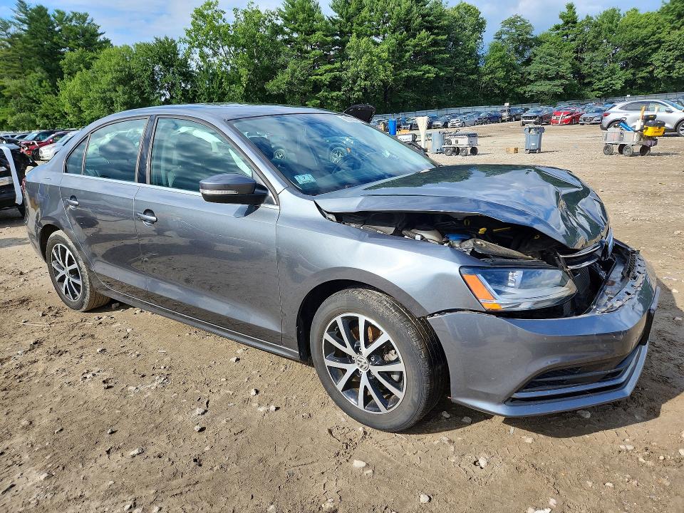 Photo 4 from auction – 2017 VOLKSWAGEN JETTA with VIN 3VWDB7AJ0HM315818