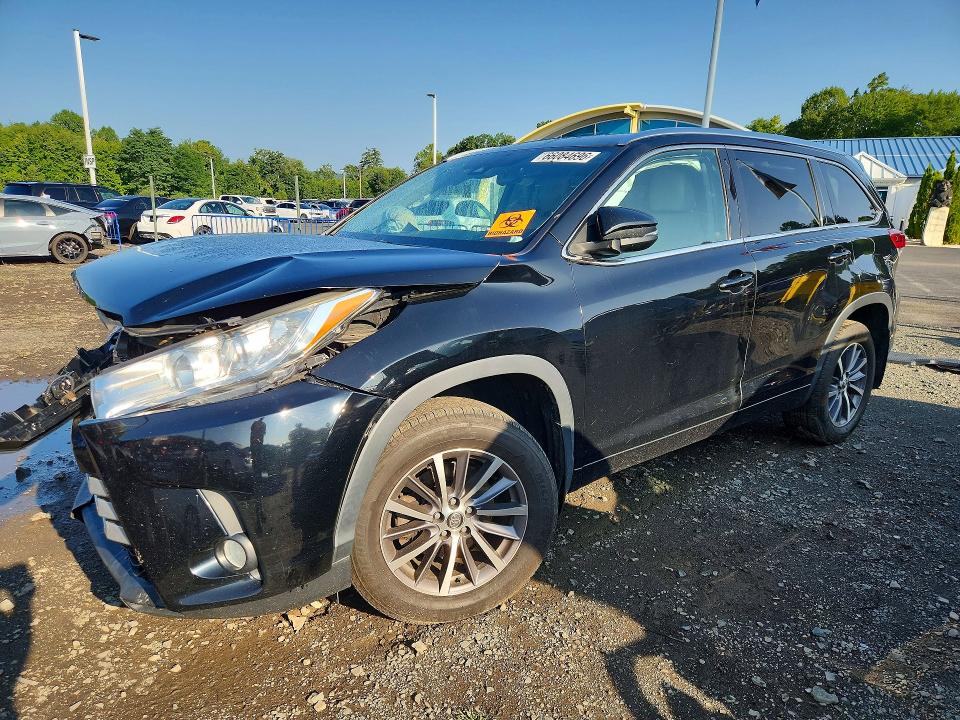 صورة رقم 1 من المزاد - 2018 TOYOTA HIGHLANDER مع VIN 5TDJZRFH5JS818544