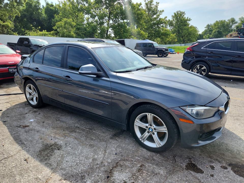 Photo 4 from auction – 2015 BMW 328 with VIN WBA3B5G59FNS20140