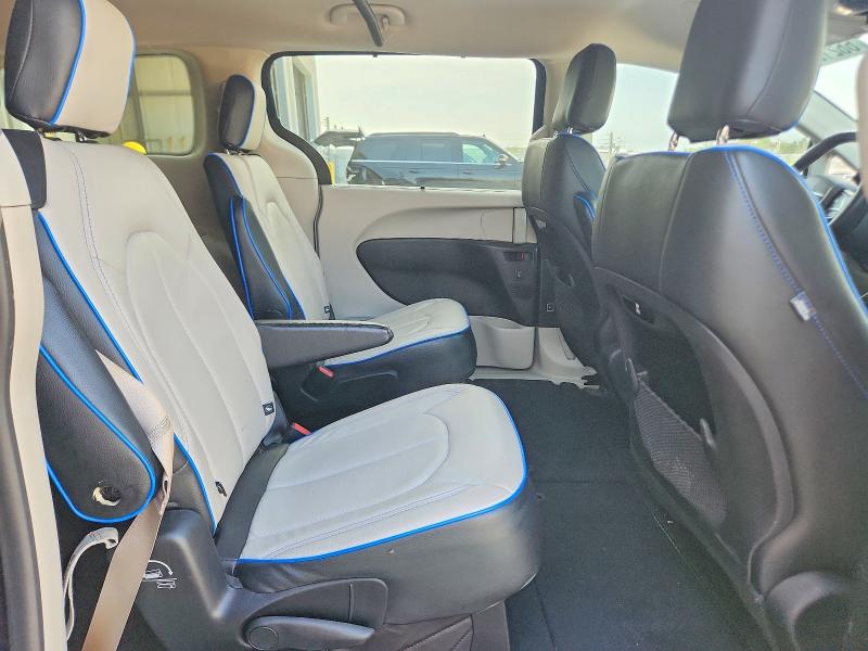 Photo 11 from auction – 2018 CHRYSLER PACIFICA with VIN 2C4RC1EG2JR254097