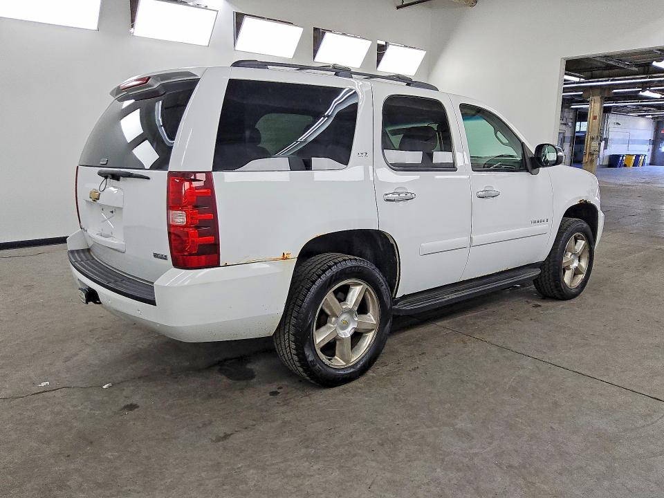 Photo 3 from auction – 2008 CHEVROLET TAHOE with VIN 1GNFK13008J121971