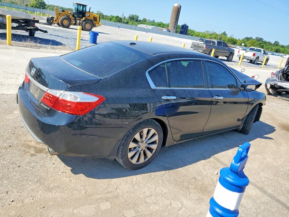 Photo 3 from auction – 2013 HONDA ACCORD with VIN 1HGCR2F88DA073629