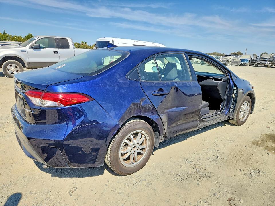 Photo 3 from auction – 2021 TOYOTA COROLLA with VIN JTDEAMDE4MJ028352