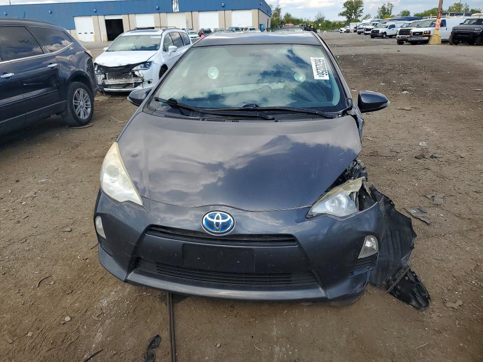 Photo 5 from auction – 2013 TOYOTA PRIUS C with VIN JTDKDTB34D1529974