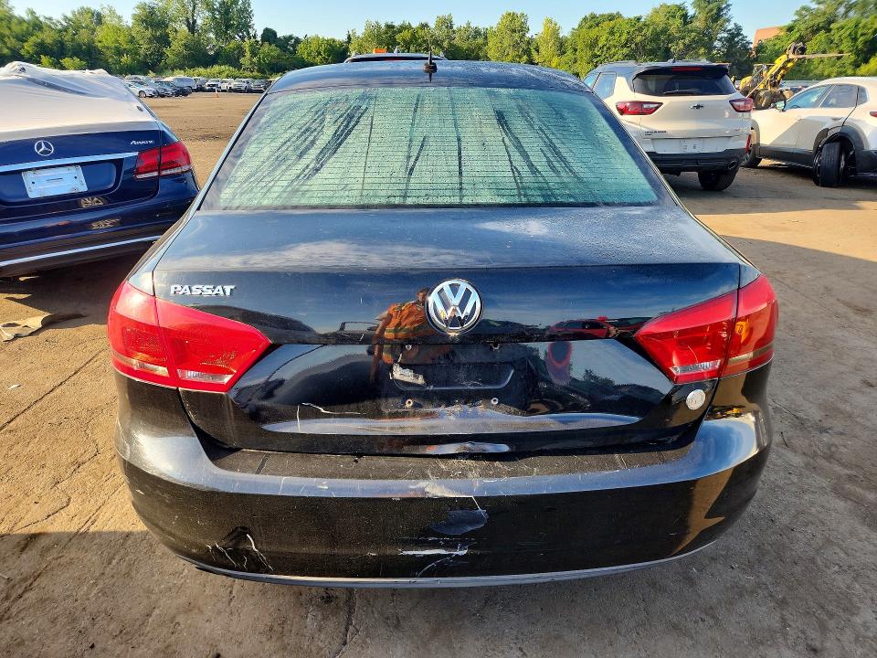 Photo 6 from auction – 2013 VOLKSWAGEN PASSAT with VIN 1VWAP7A30DC032255