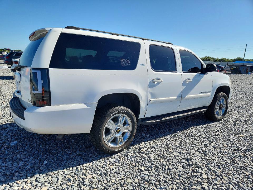 Photo 3 from auction – 2007 CHEVROLET SUBURBAN with VIN 3GNFK16397G217037
