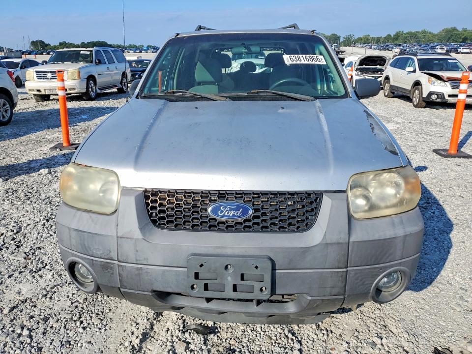 Foto 5 de la subasta – 2005 FORD ESCAPE con VIN 1FMYU03115KD51292