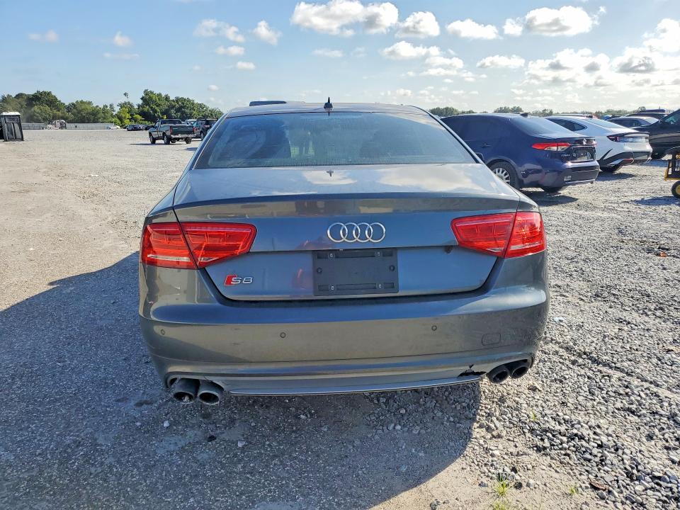 Foto 6 de la subasta – 2014 AUDI S8 con VIN WAUD2AFD1EN007994