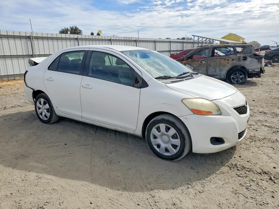 Photo 4 from auction – 2011 TOYOTA YARIS with VIN JTDBT4K32B1404025