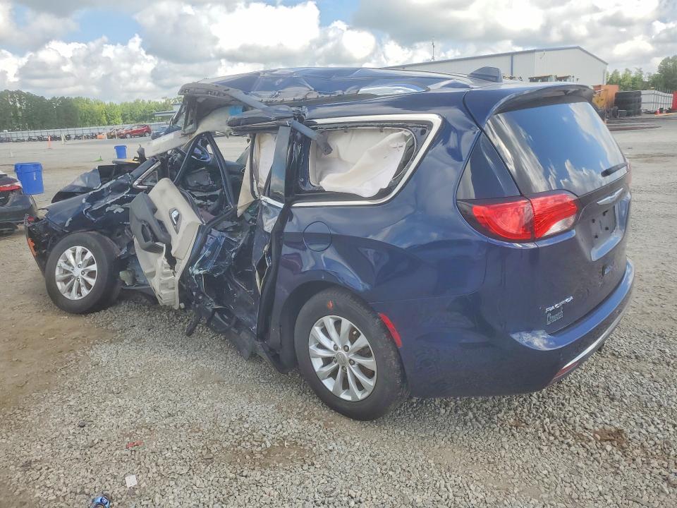 Photo 2 from auction – 2018 CHRYSLER PACIFICA with VIN 2C4RC1BG1JR294028