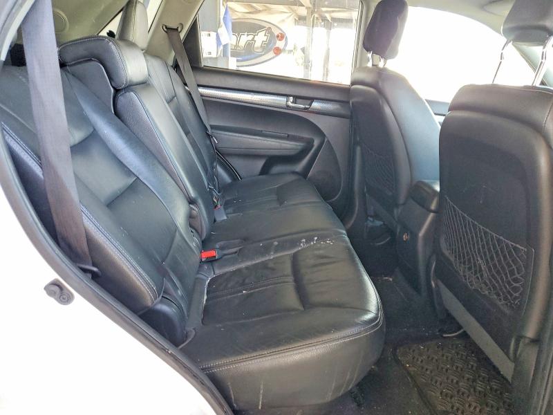 Photo 11 from auction – 2011 KIA SORENTO with VIN 5XYKW4A24BG092452