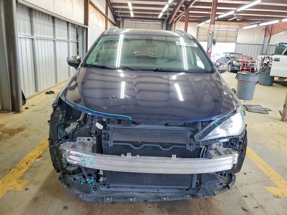 Photo 5 from auction – 2017 CHRYSLER PACIFICA with VIN 2C4RC1GG7HR594675