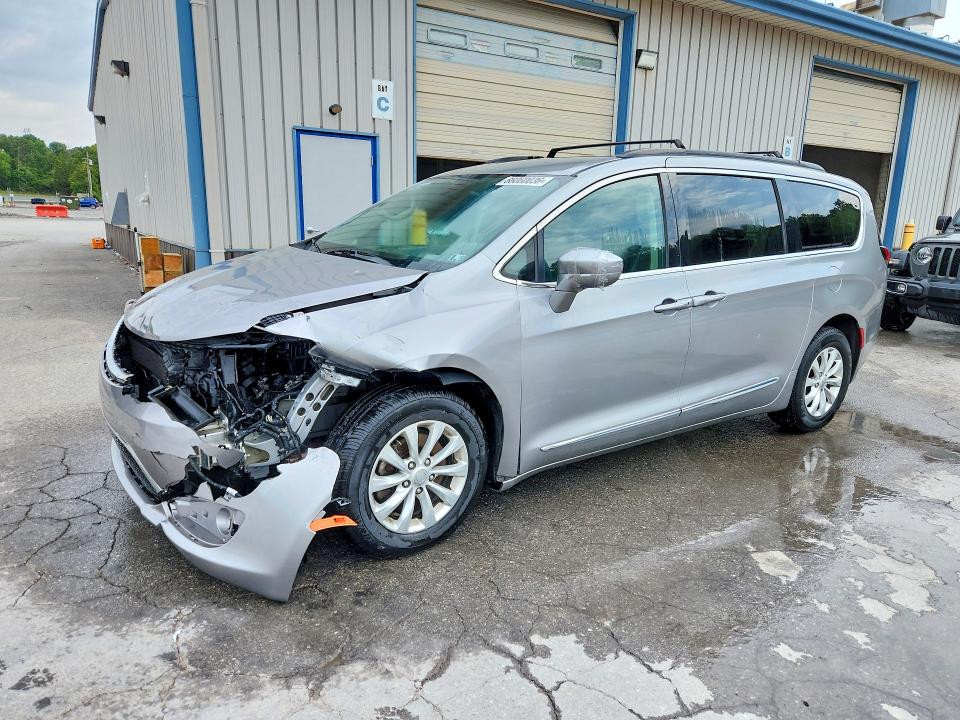 CHRYSLER PACIFICA 2017 с VIN 2C4RC1BG0HR598994 - Снимка от търг