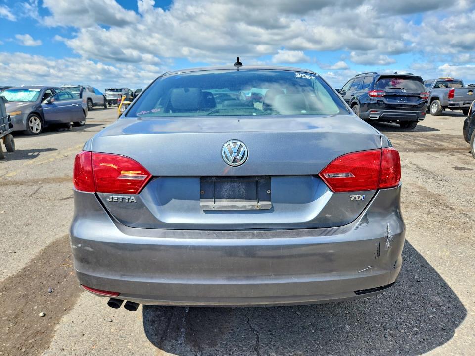 Photo 6 from auction – 2011 VOLKSWAGEN JETTA with VIN 3VWLL7AJ8BM127662