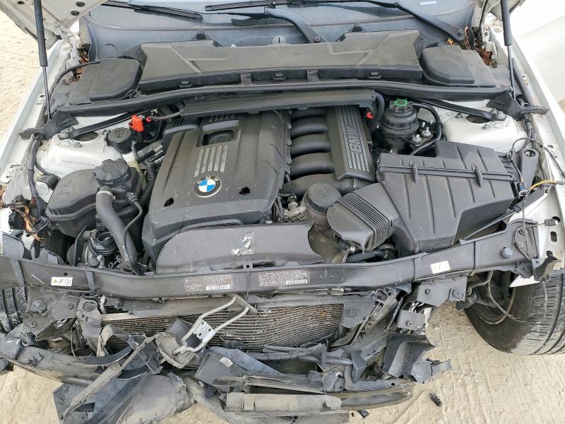 Photo 11 from auction – 2011 BMW 328 with VIN WBAKE5C54BE574294