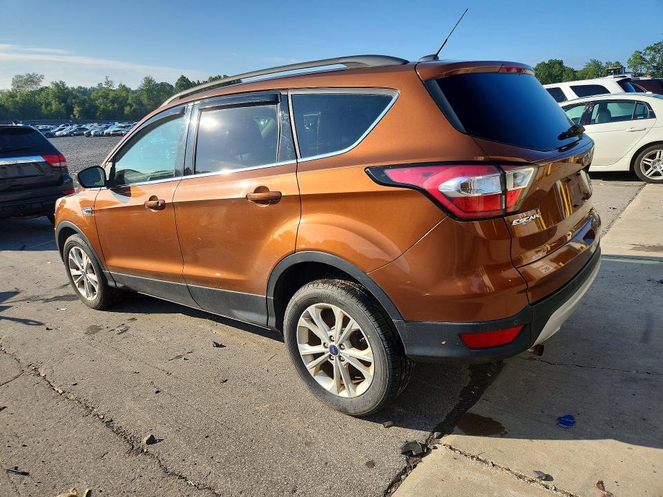 Photo 2 from auction – 2017 FORD ESCAPE with VIN 1FMCU9GD2HUC17662