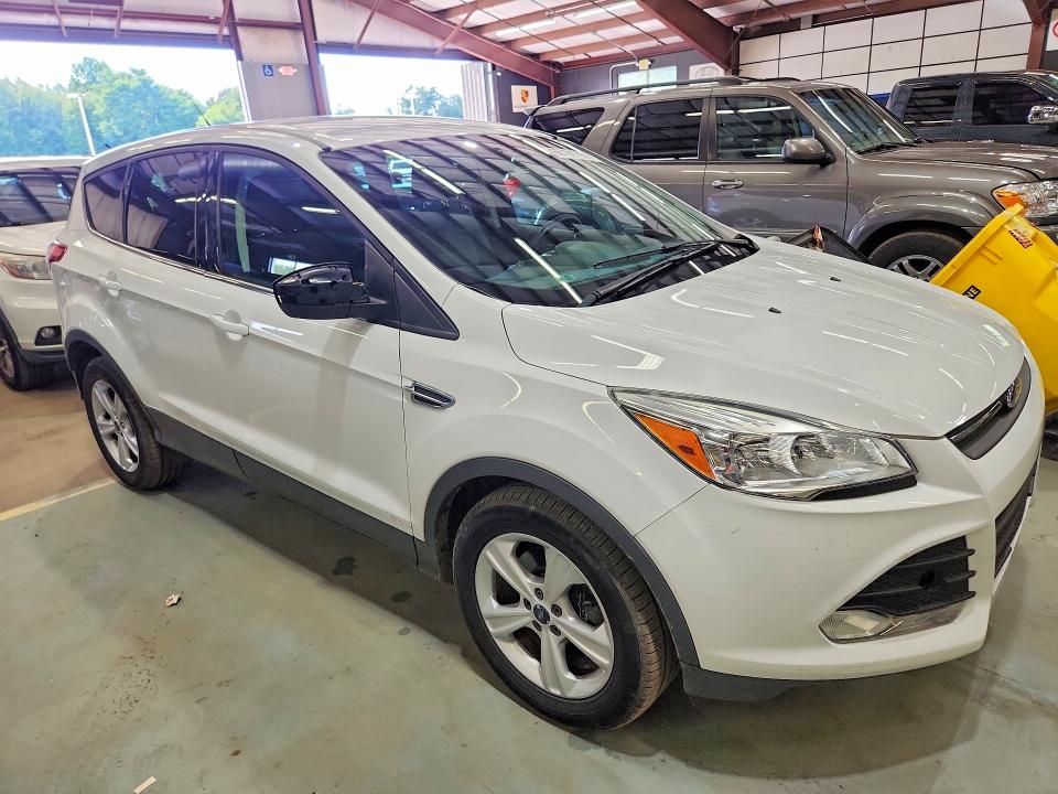 Photo 4 from auction – 2016 FORD ESCAPE with VIN 1FMCU9GX3GUB74751