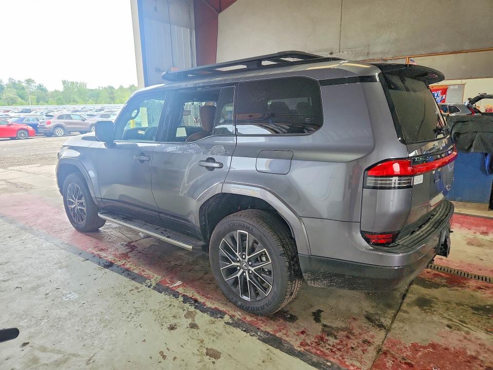 Photo 2 from auction – 2024 LEXUS GX 550 with VIN JTJTBCDX9R5032684