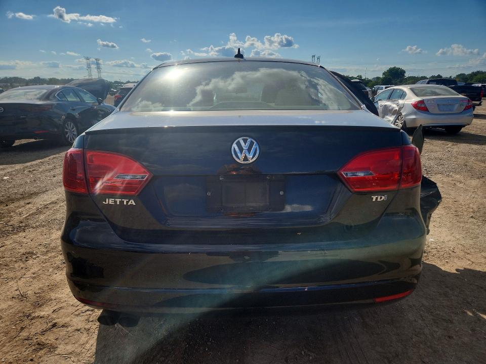 Photo 6 from auction – 2014 VOLKSWAGEN JETTA with VIN 3VWLL7AJ3EM405016