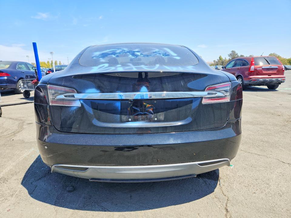 Photo 6 from auction – 2013 TESLA MODEL S with VIN 5YJSA1CN0DFP05147