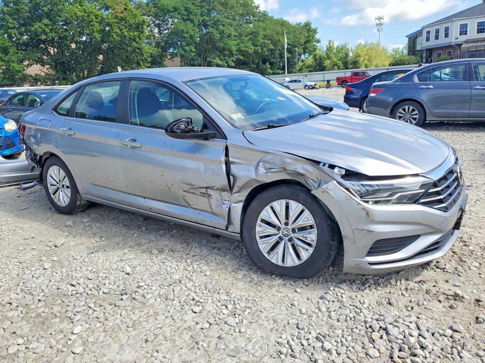 Photo 4 from auction – 2020 VOLKSWAGEN JETTA with VIN 3VWCB7BU4LM067571
