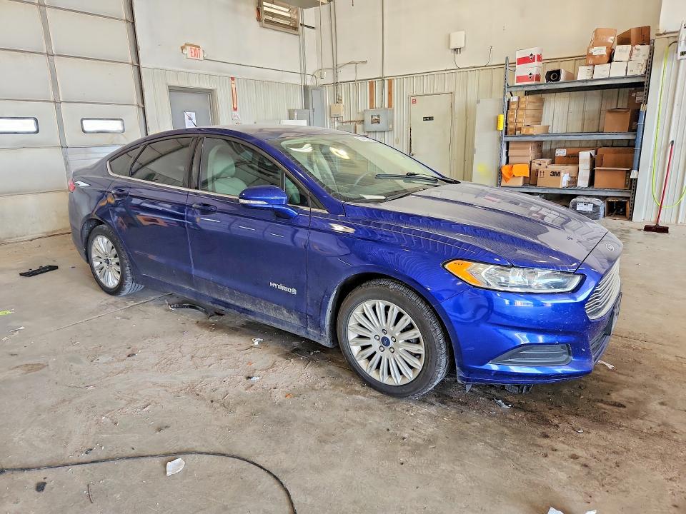 Photo 4 from auction – 2016 FORD FUSION with VIN 3FA6P0LU7GR368728