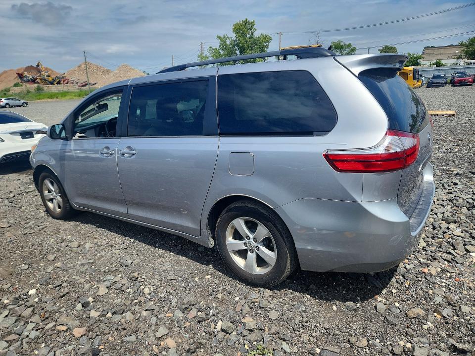 Photo 2 from auction – 2015 TOYOTA SIENNA with VIN 5TDKK3DC3FS581251
