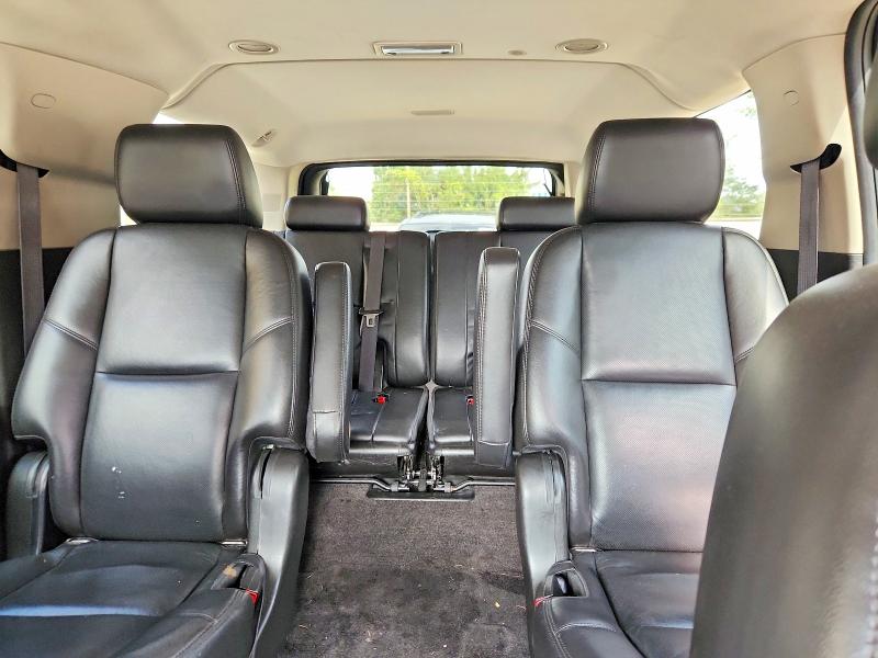 Photo 10 from auction – 2011 CHEVROLET SUBURBAN with VIN 1GNSKKE38BR110088
