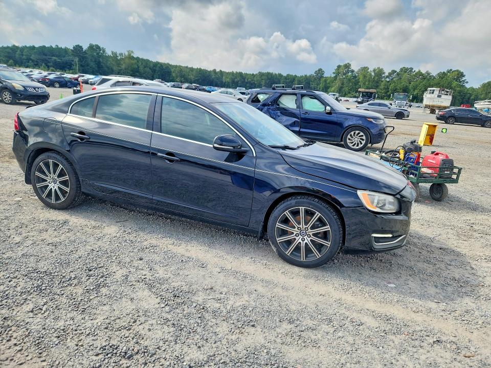 Photo 4 from auction – 2016 VOLVO S60 with VIN LYV402FK3GB092921