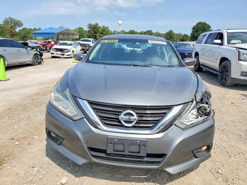 Photo 5 from auction – 2017 NISSAN ALTIMA with VIN 1N4AL3AP4HC168054