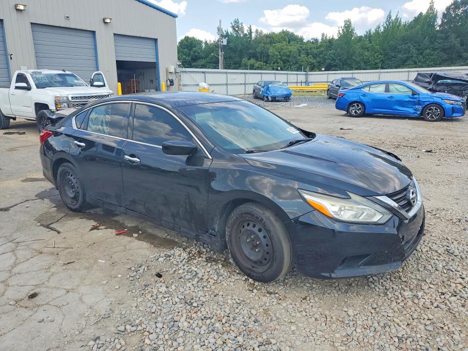 Photo 4 from auction – 2017 NISSAN ALTIMA with VIN 1N4AL3AP2HC226307