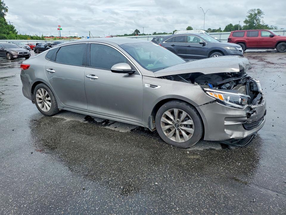 صورة رقم 4 من المزاد - 2017 KIA OPTIMA مع VIN 5XXGU4L38HG139030