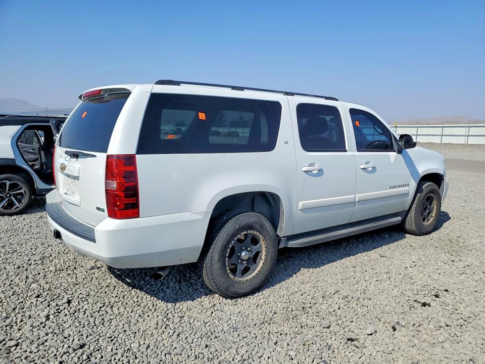 Photo 3 from auction – 2007 CHEVROLET SUBURBAN with VIN 3GNFK16327G181837