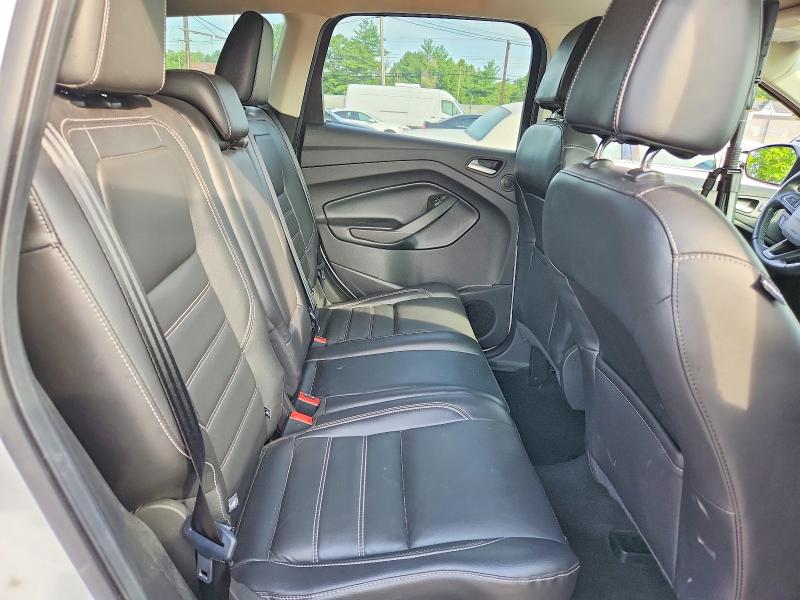 Photo 11 from auction – 2017 FORD ESCAPE with VIN 1FMCU9J9XHUD03273