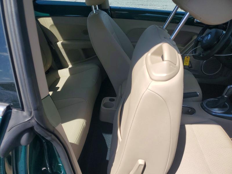 Photo 10 from auction – 2018 VOLKSWAGEN BEETLE with VIN 3VWJD7AT5JM714079