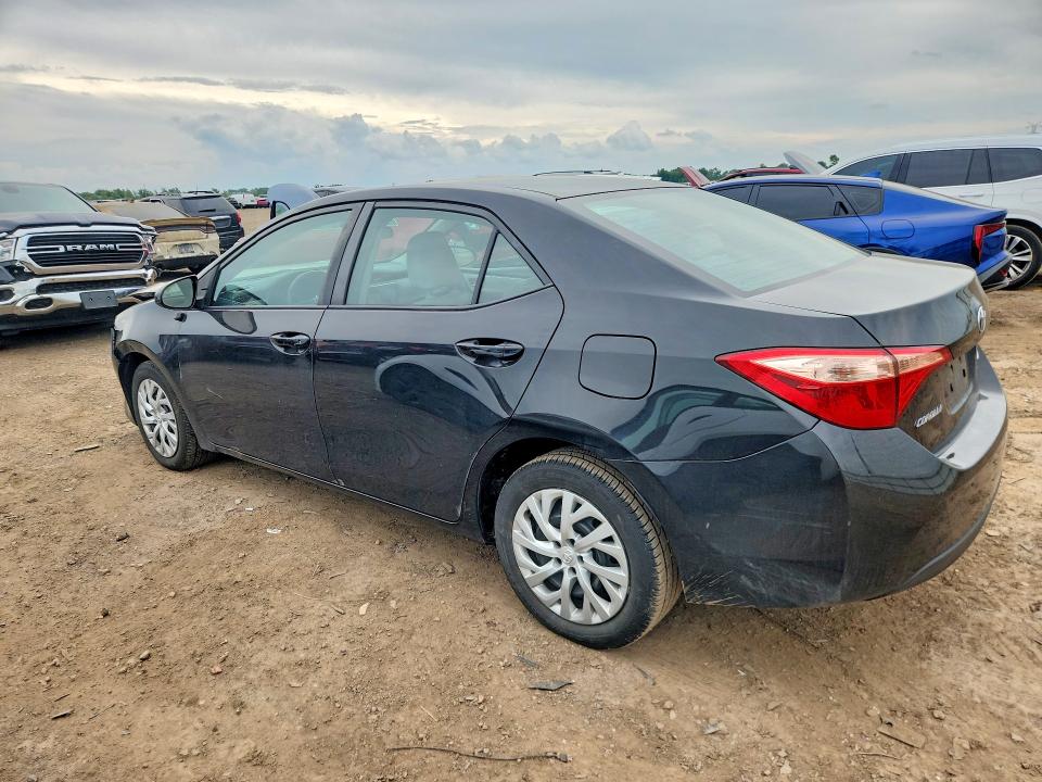 Photo 2 from auction – 2018 TOYOTA COROLLA with VIN 5YFBURHE8JP754370